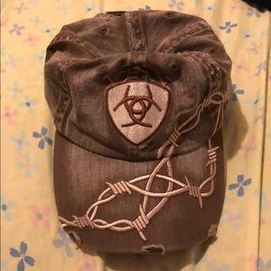 Ariat distressed barbwire print cap